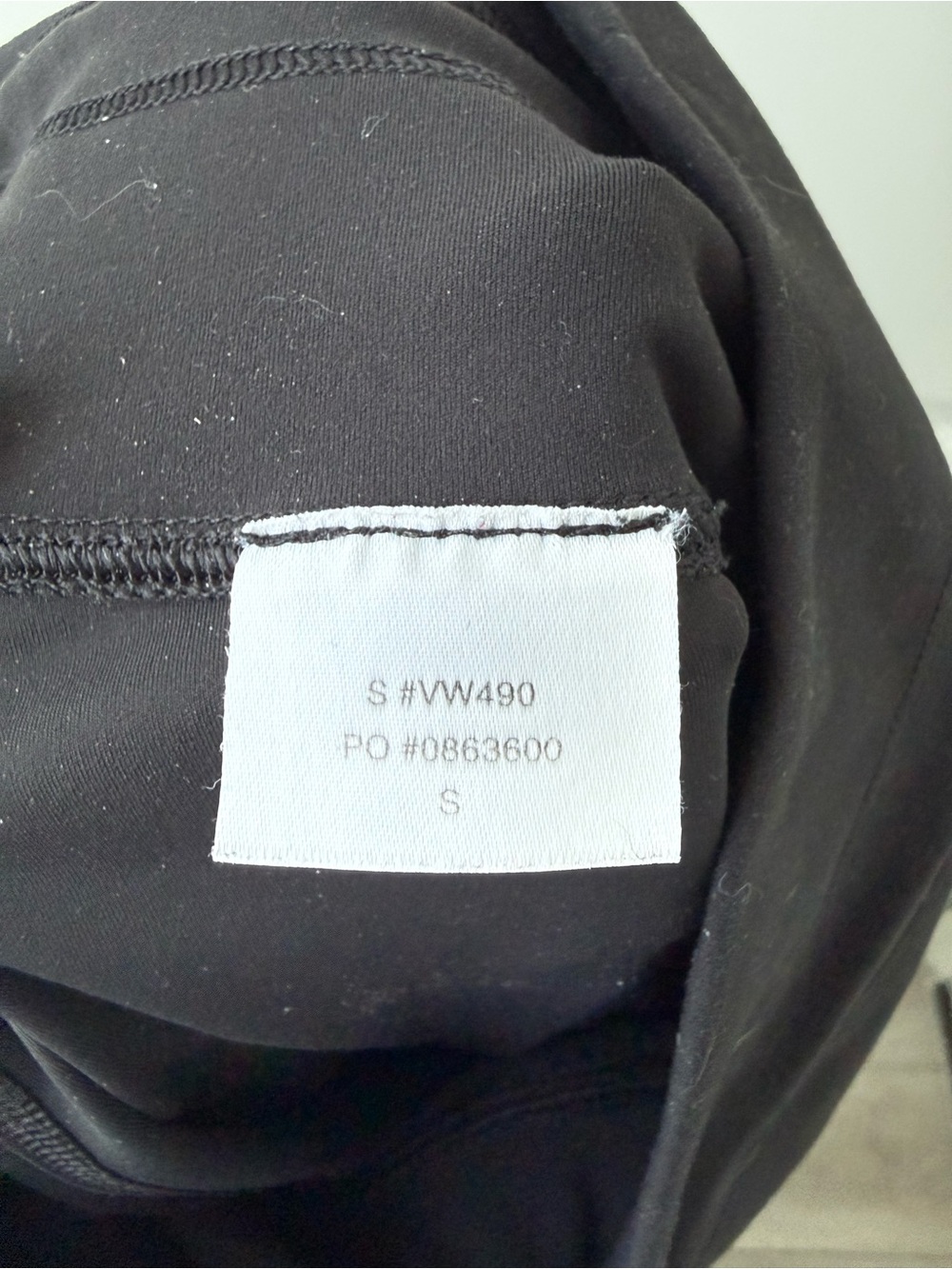 Vuori Black High-Rise Drawstring Leggings with Side Pocket - Picture 2 of 6